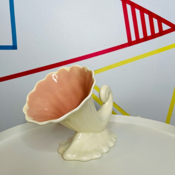 Seashell Vase - Picture 3 of 6